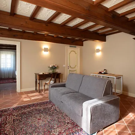 Farmház Agrisuite Le Querce Del Vareglio