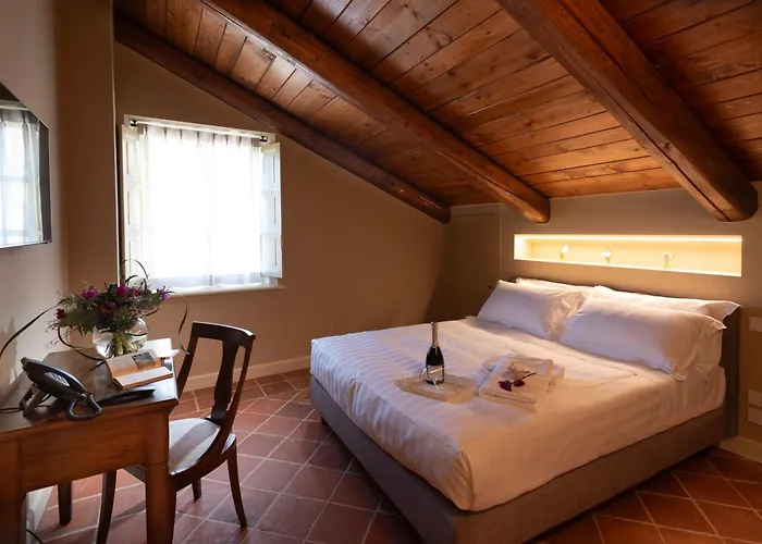 مزرعة للإقامة Agrisuite Le Querce Del Vareglio