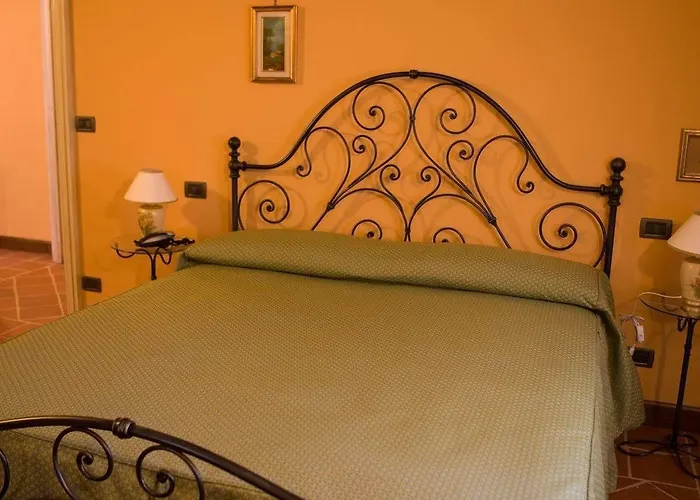 مزرعة للإقامة Agrisuite Le Querce Del Vareglio